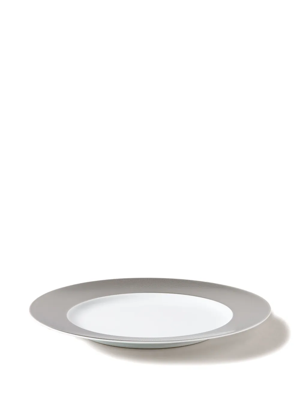 Ralph Lauren Home plato Hewitt con ribete texturizado de 21.6 cm | gris | Image 1
