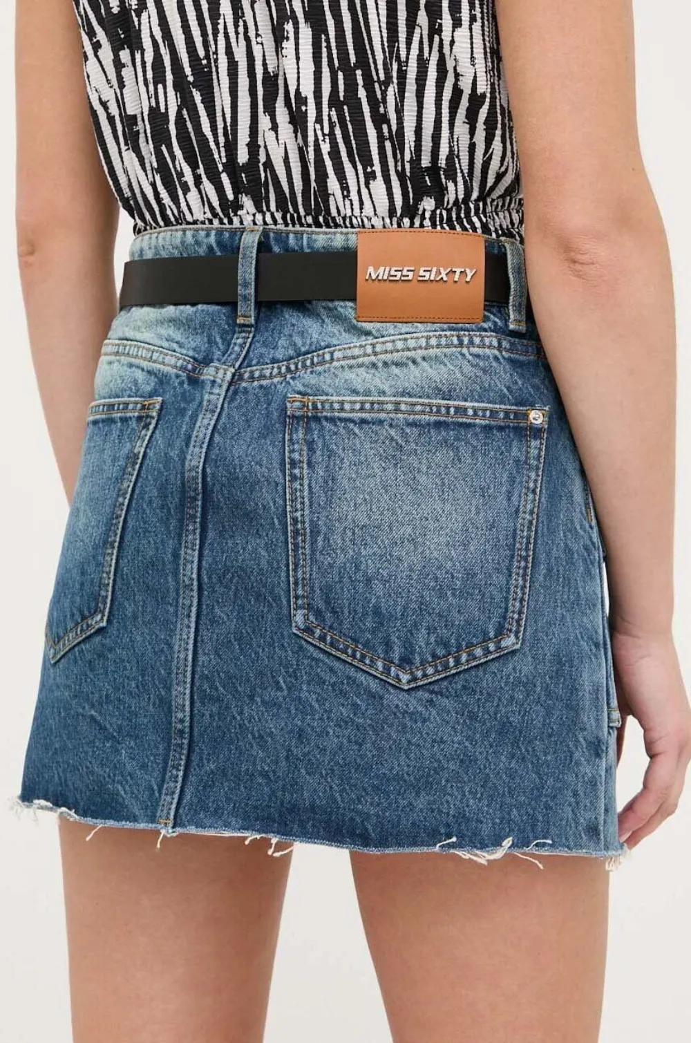 Miss Sixty frayed-hem mini denim skirt - Blauw
