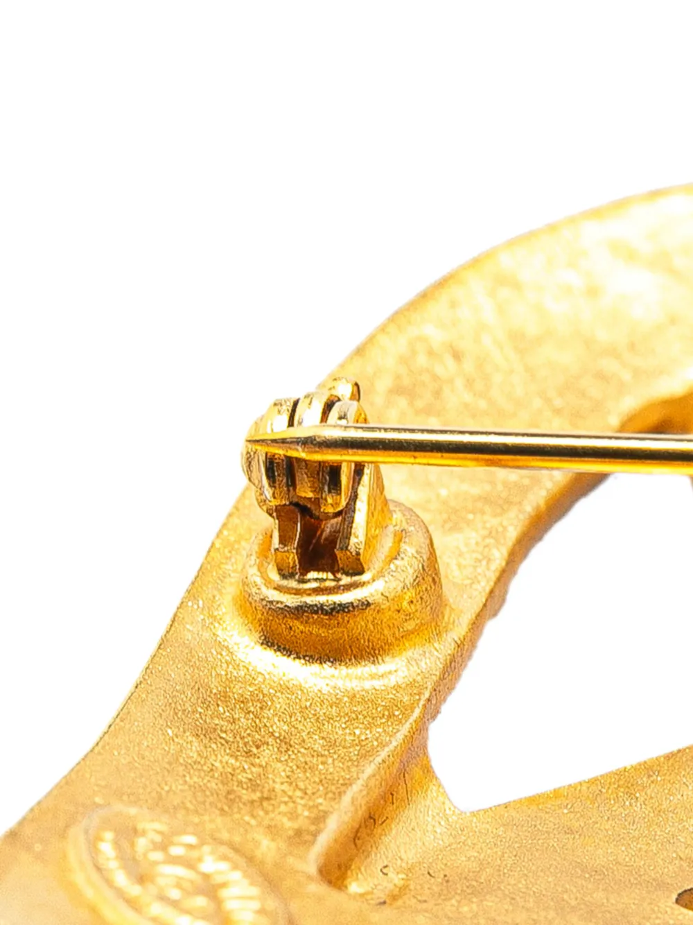 Pre-owned Chanel 1995 Gold Plated Cc Heart Brooch Costume Brooch