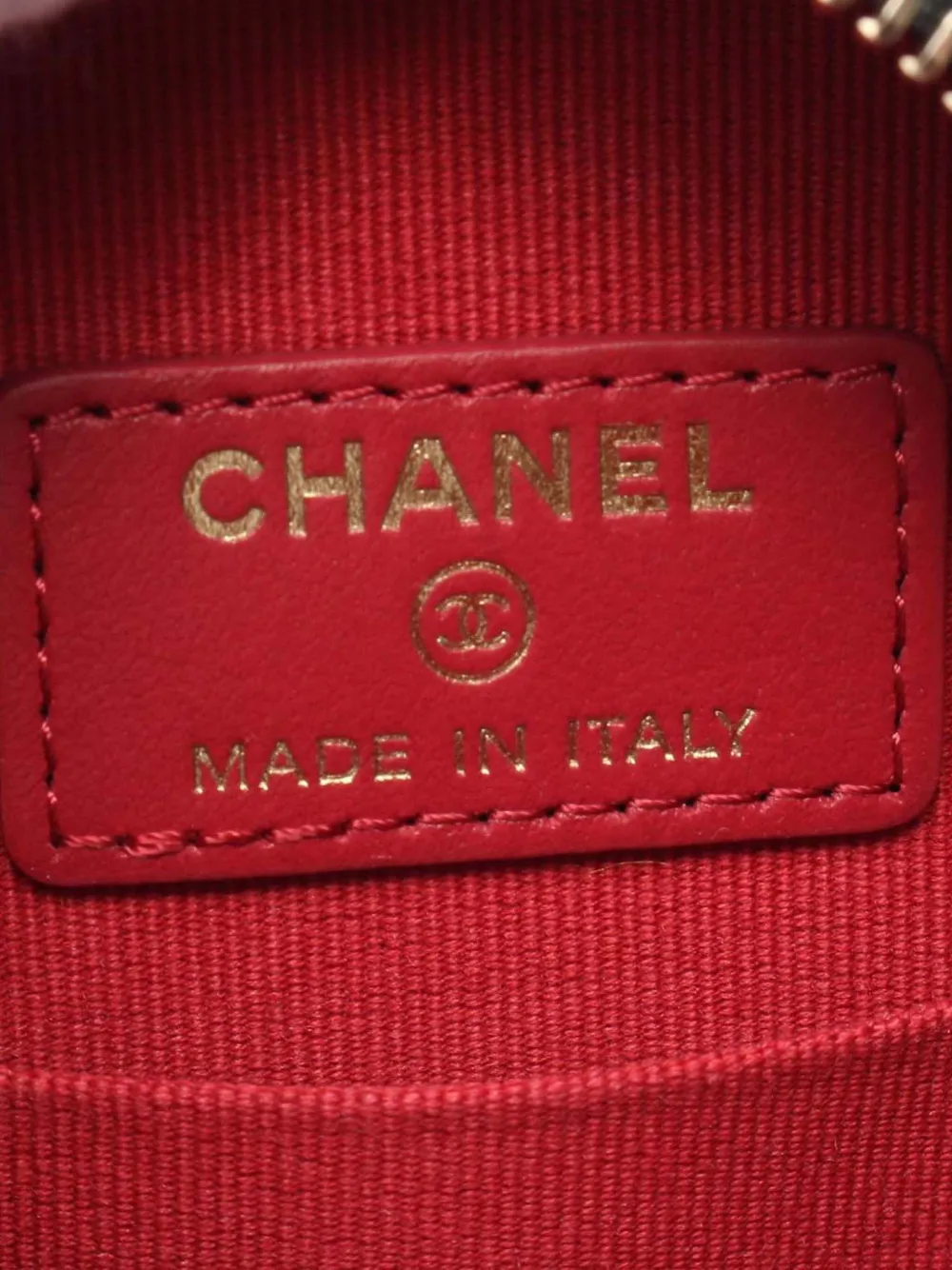 Pre-owned Chanel 2021-2025 Lambskin 19 Round Clutch With Chain Satchel