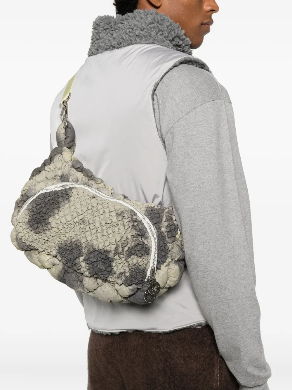 Charlie Constantinou Gesteppte Kuriertasche | Image 2