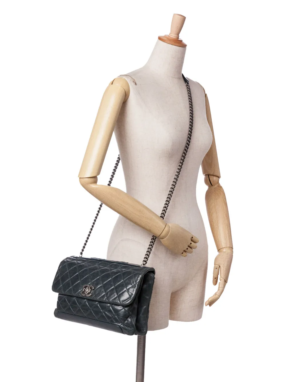 CHANEL Pre-Owned bolsa crossbody Accordion Flap de piel de becerro capitonada con logo 2012-2013 | Estilos de archivo | Image 2