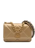 CHANEL Pre-Owned 2020 Quilted Lambskin 19 Wallet on Chain crossbody bag - Gold