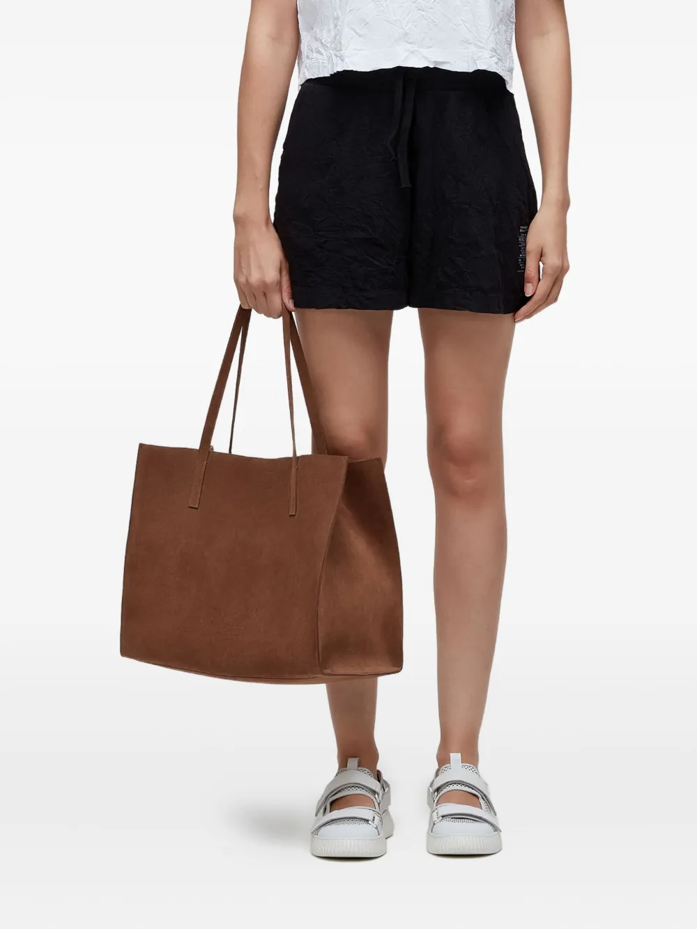 Osklen wrinkle-effect shorts | Black | Image 1