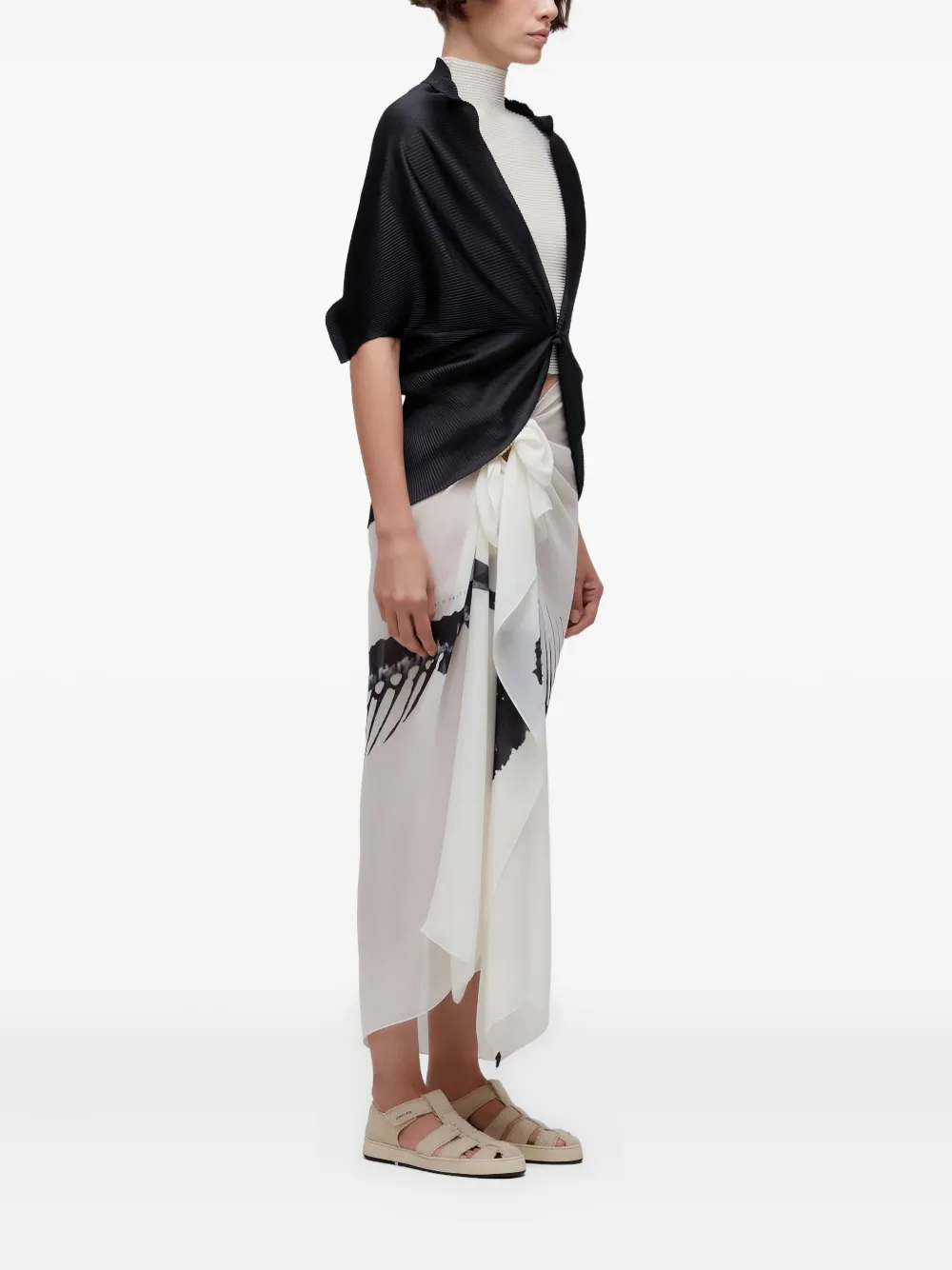 Osklen pleated-panel poncho jacket | Capes | Image 2