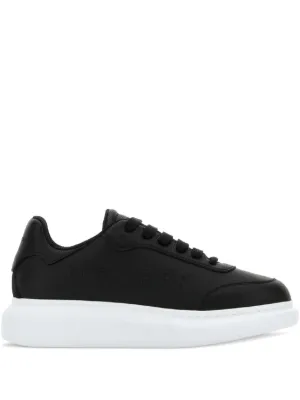 Alexander McQueen Tênis Oversized Com Cadarço | Preto | FARFETCH BR