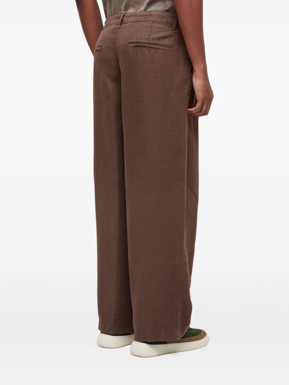 Osklen Pleated-details Trousers In Brown