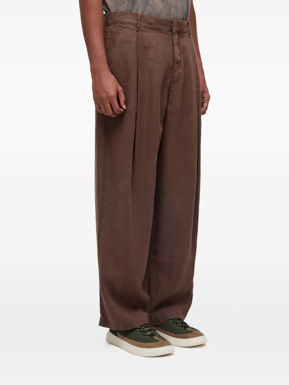 Osklen Pleated-details Trousers In Brown