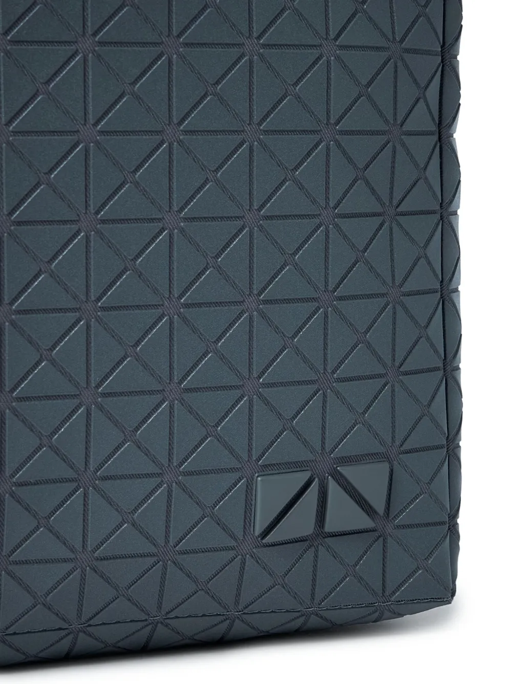 Bao Issey Miyake Voyager triangular-tile messenger bag Grijs