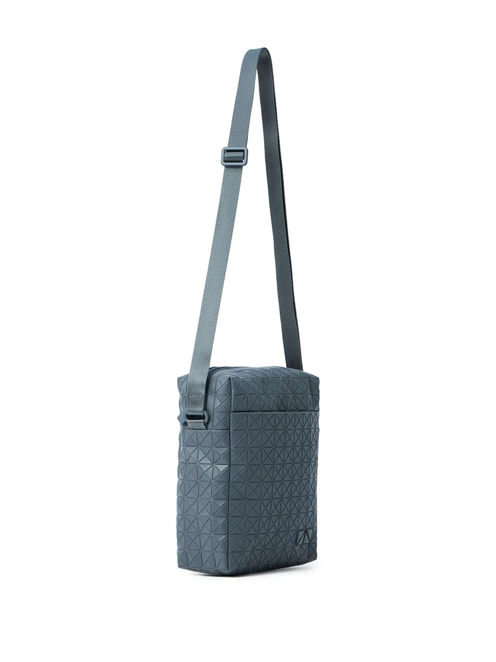 Bao Issey Miyake Voyager triangular-tile messenger bag Grijs