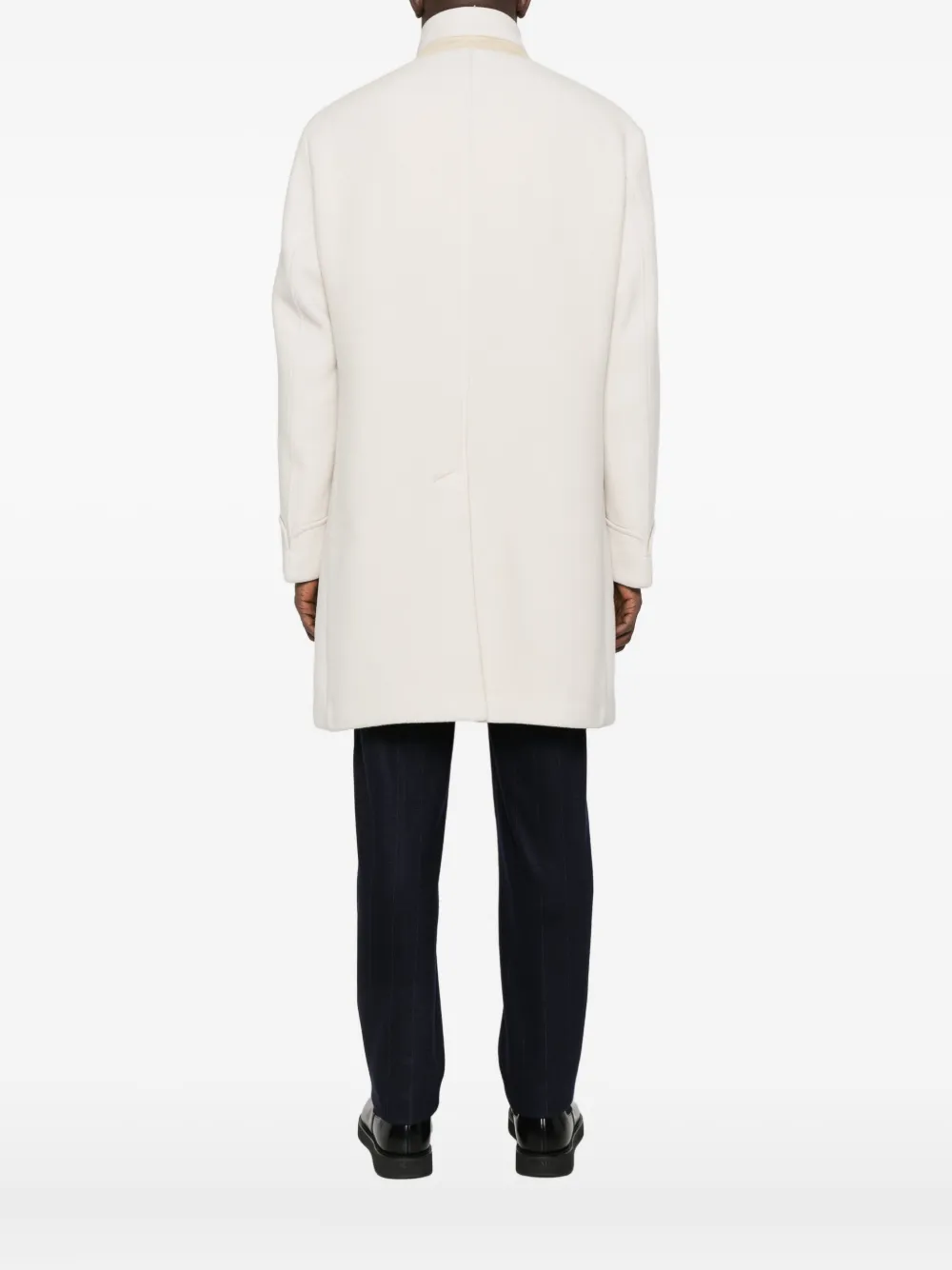 Eleventy Jas met hoge hals en knopen Beige