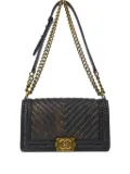 CHANEL Pre-Owned 2017 medium chevron-quilting leather shoulder bag - Blue