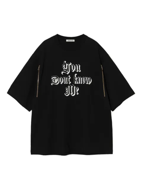 Undercover playera con estampado gráfico