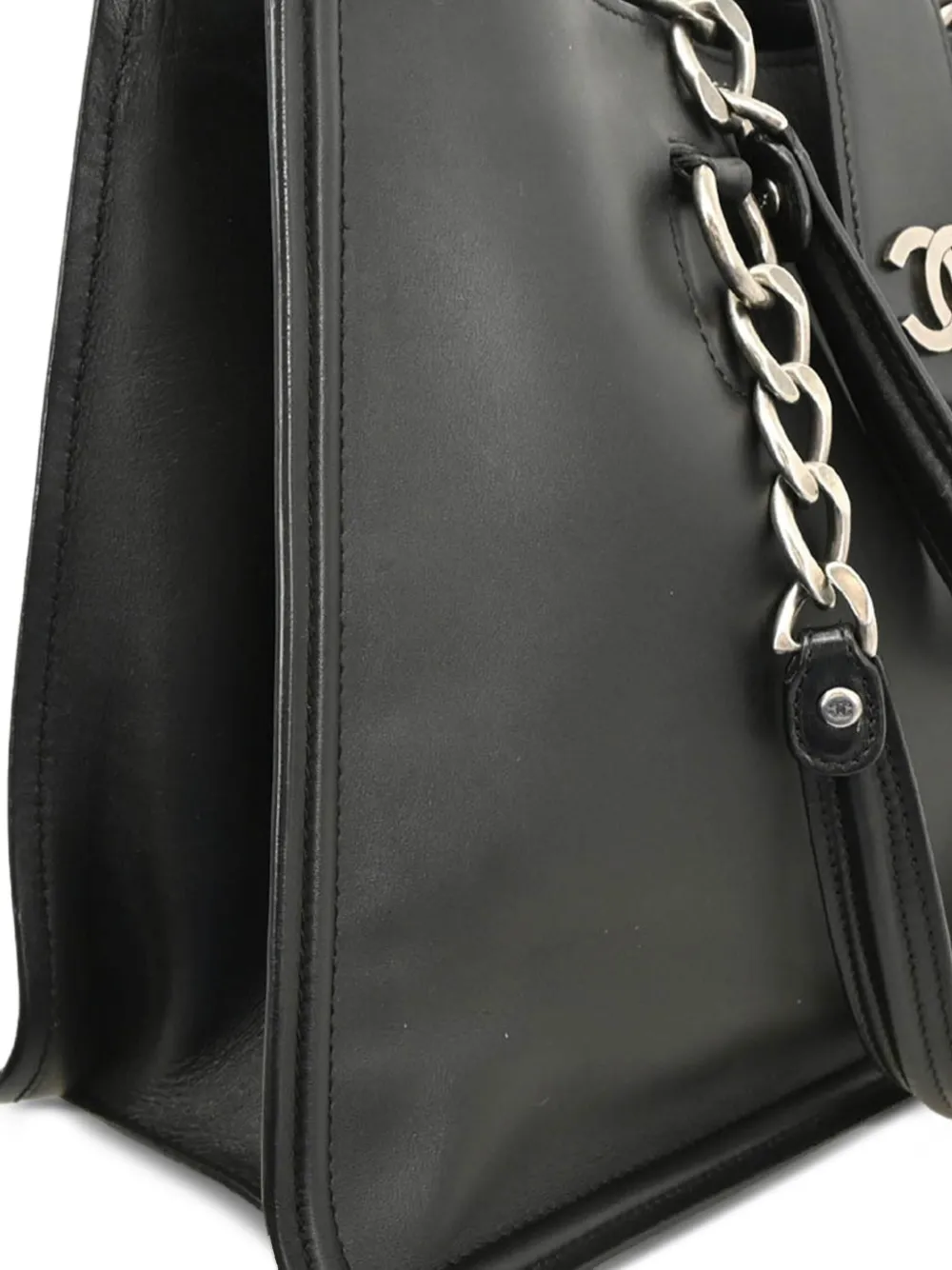 Pre-owned Chanel 2006 Cc Tote Bag In Black