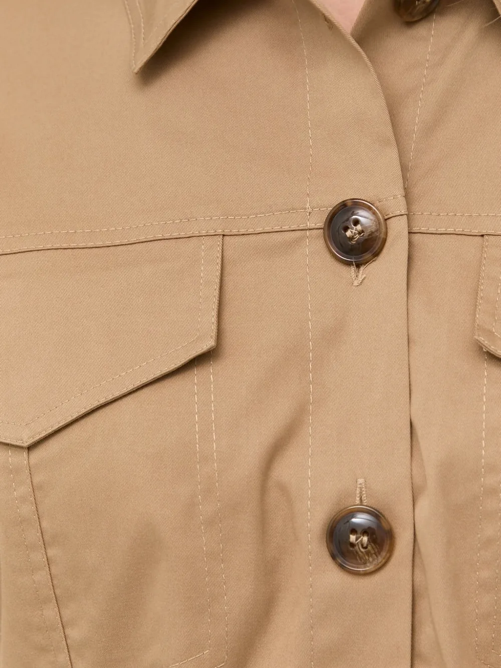 Notes du Nord Shirtjurk met knoopdetail Beige