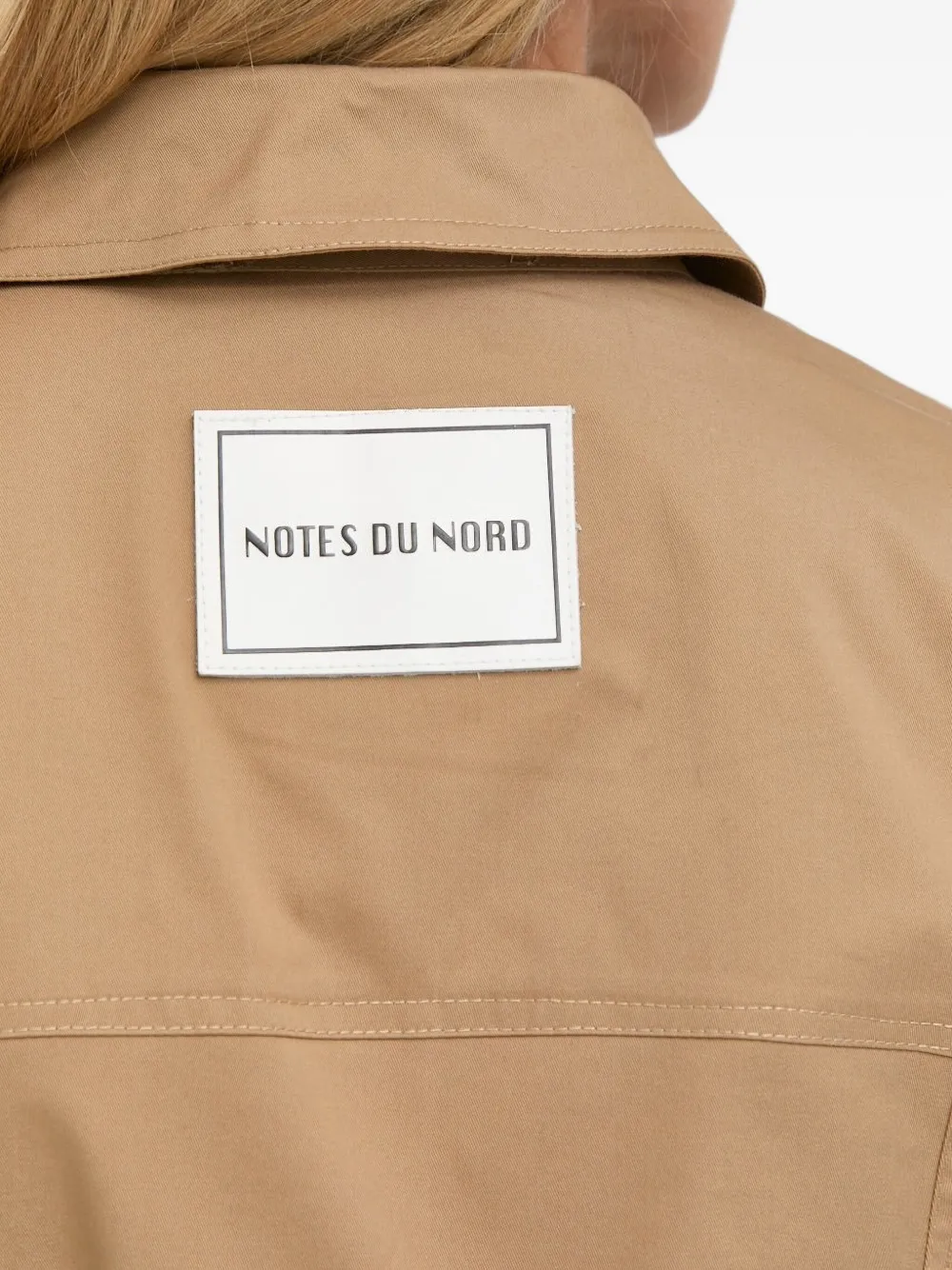 Notes du Nord Shirtjurk met knoopdetail Beige