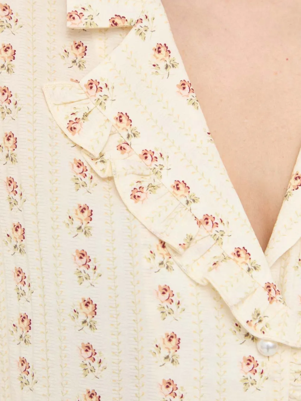 Notes du Nord Blouse met ruches en bloemenprint Beige