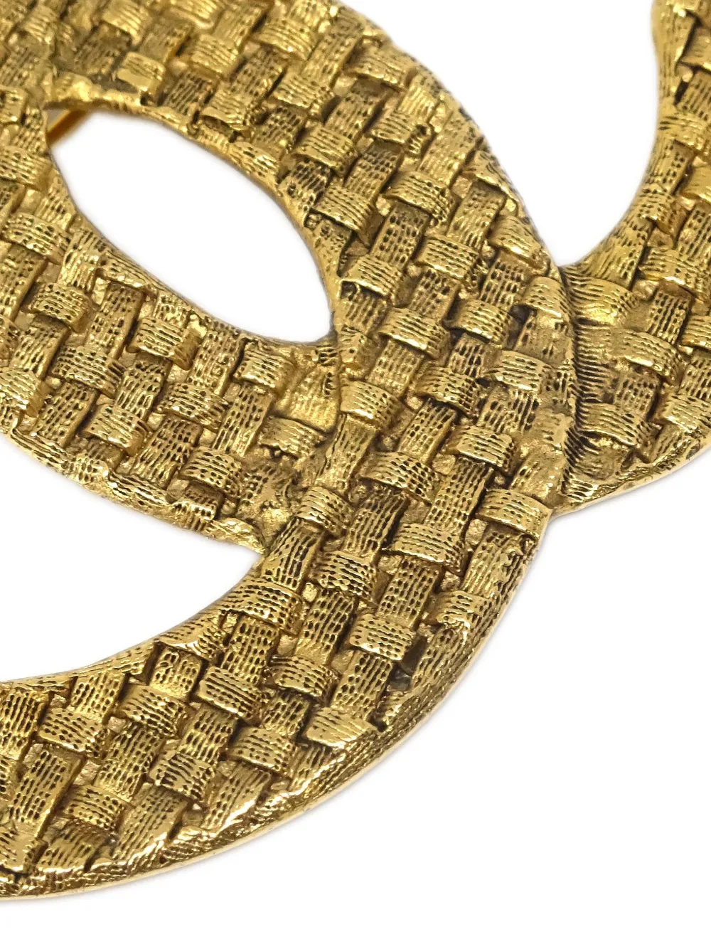Pre-owned Chanel Textured Interlocking Cc Brooch