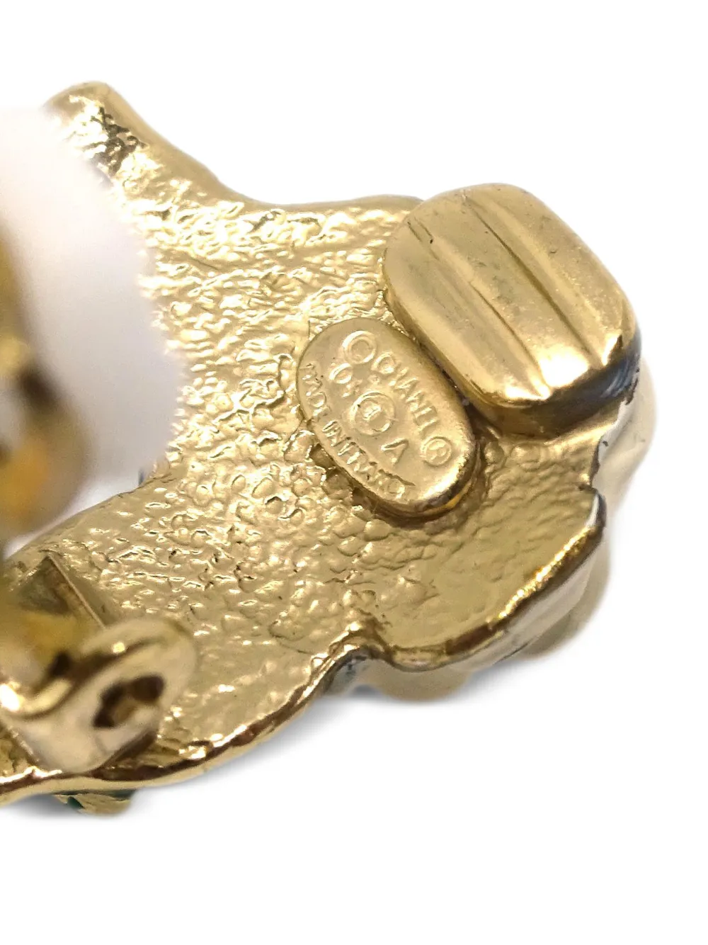 CHANEL Pre-Owned 2004 Camellia clip-on earrings | Image 2