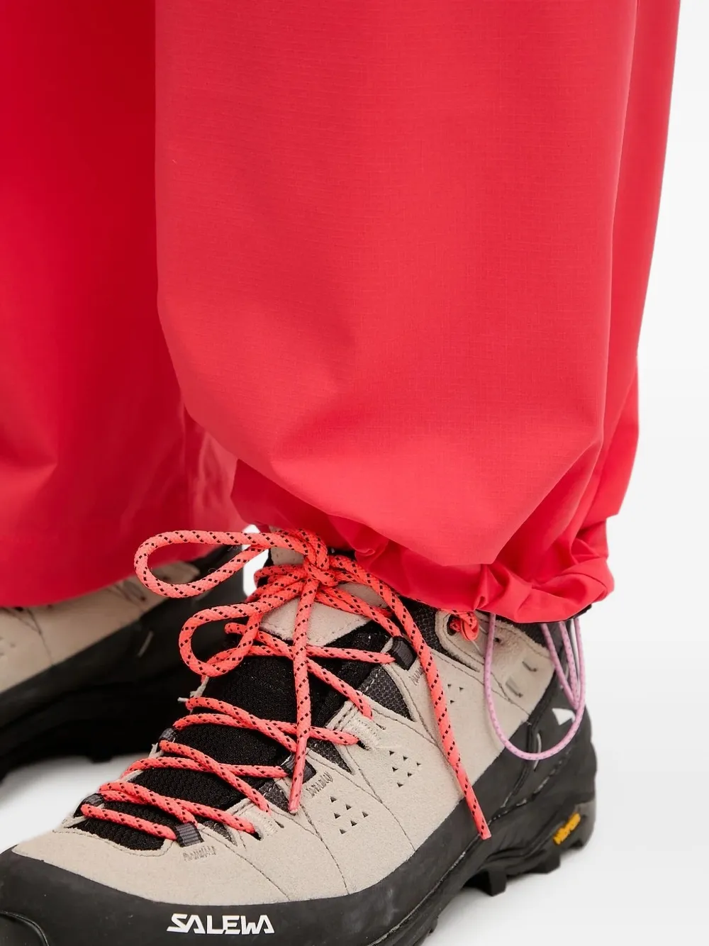 Peak Performance Outdoor broek met cargo zak Rood