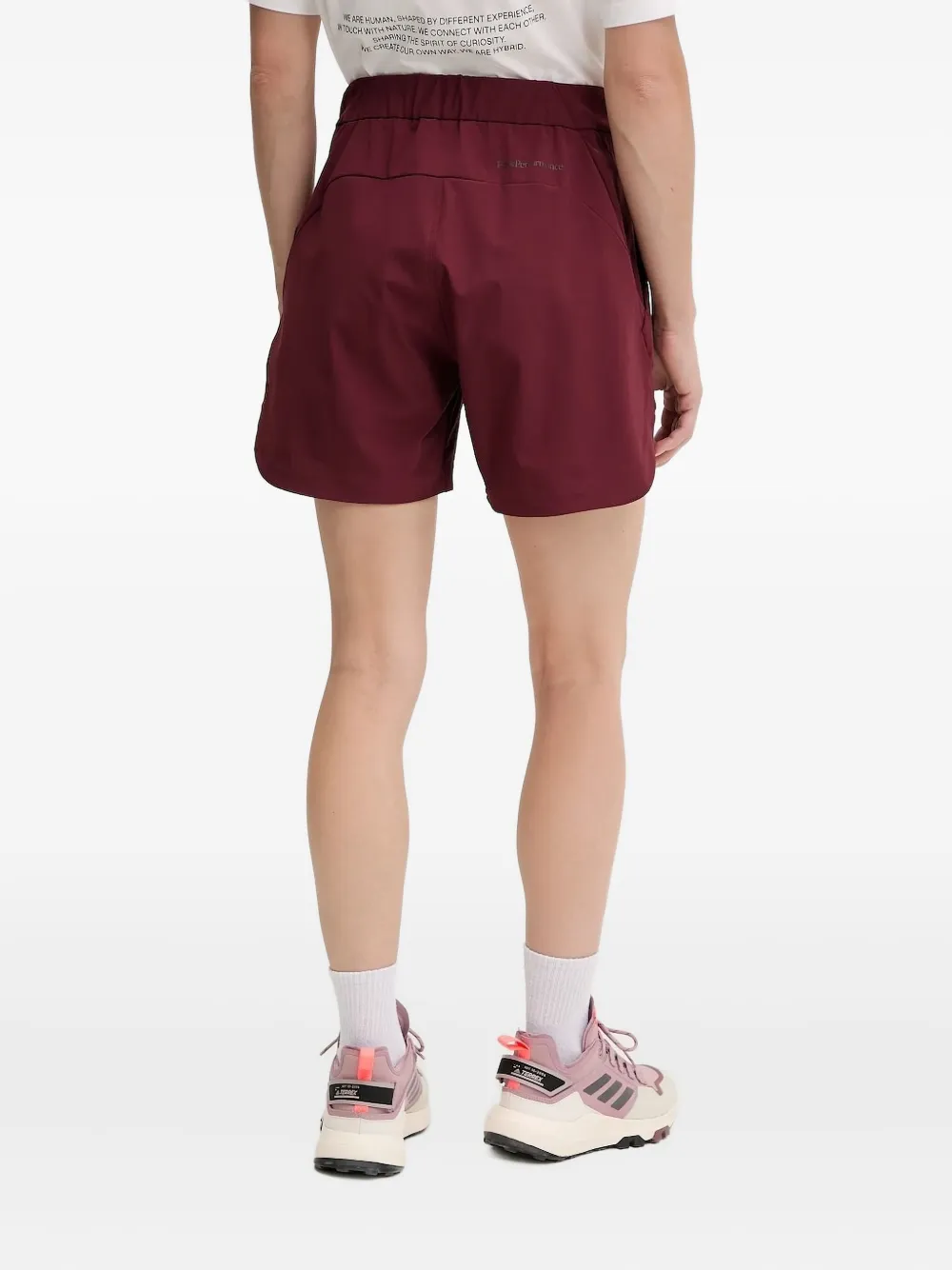 Peak Performance Vislight shorts met elastische tailleband en gewelfde afwerking - Rood