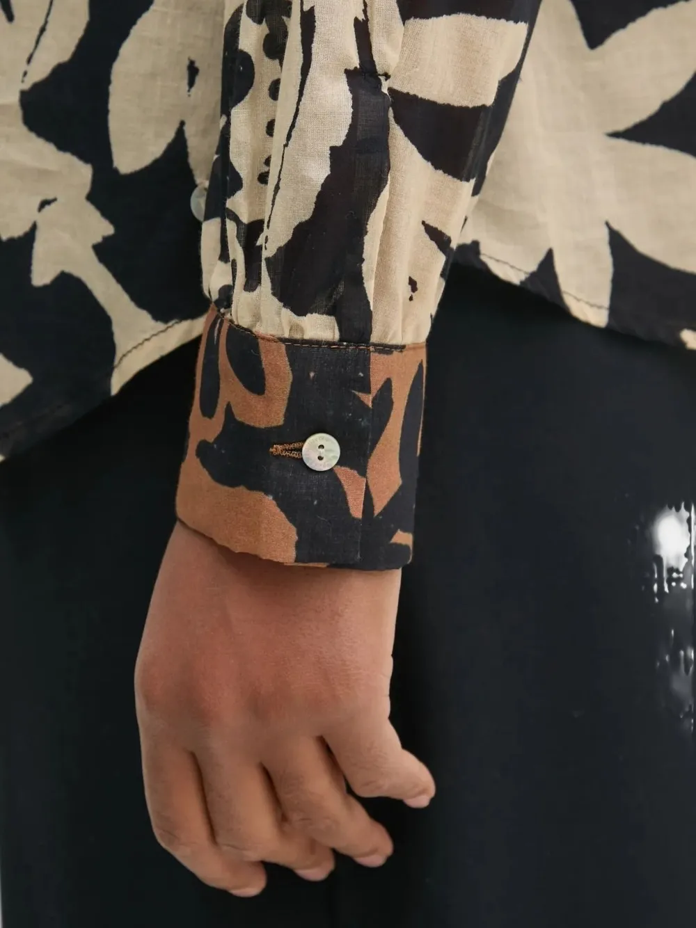 Pedro Del Hierro Floral-print Button-down Shirt In Black