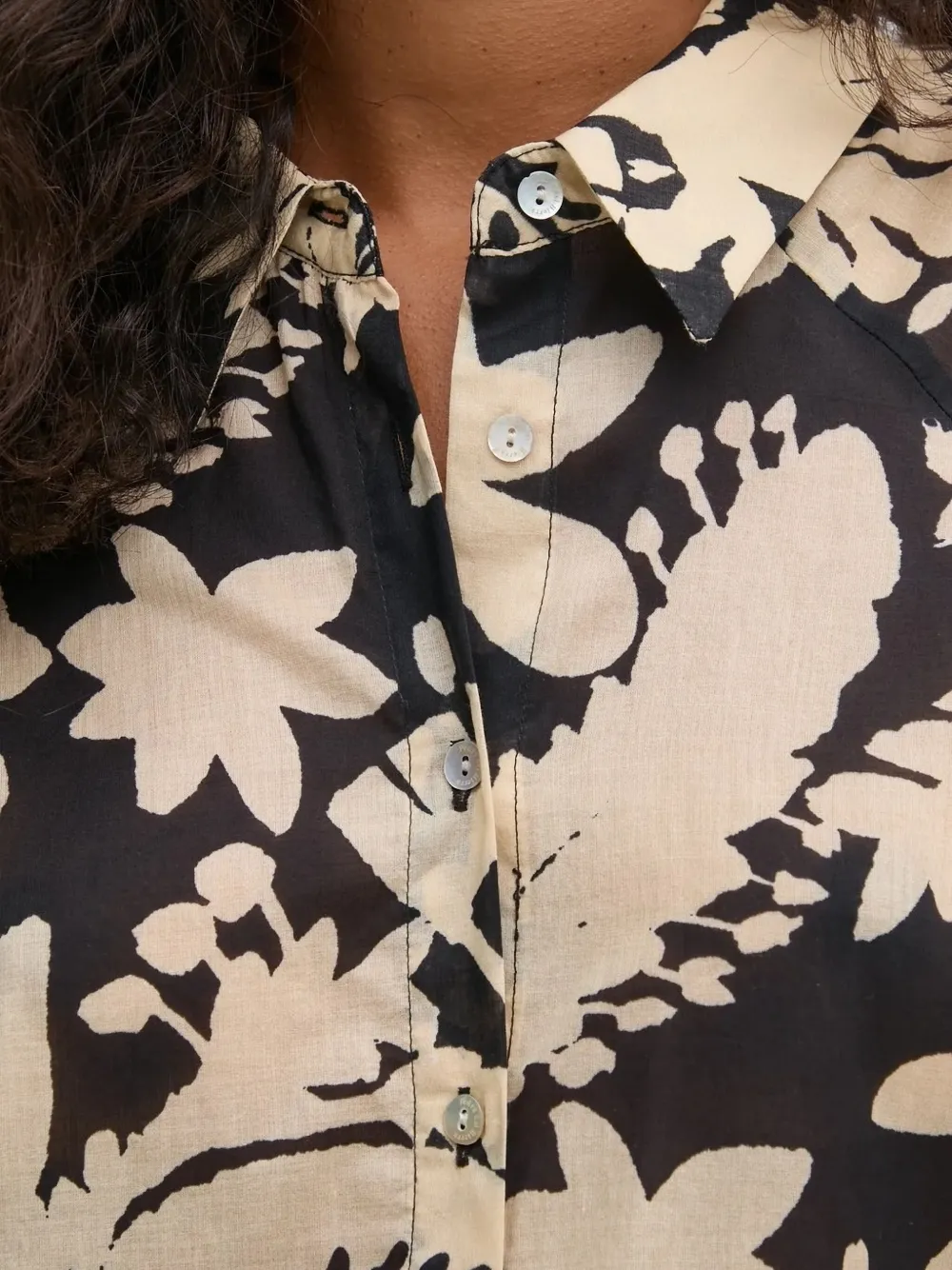 Pedro Del Hierro Floral-print Button-down Shirt In Black