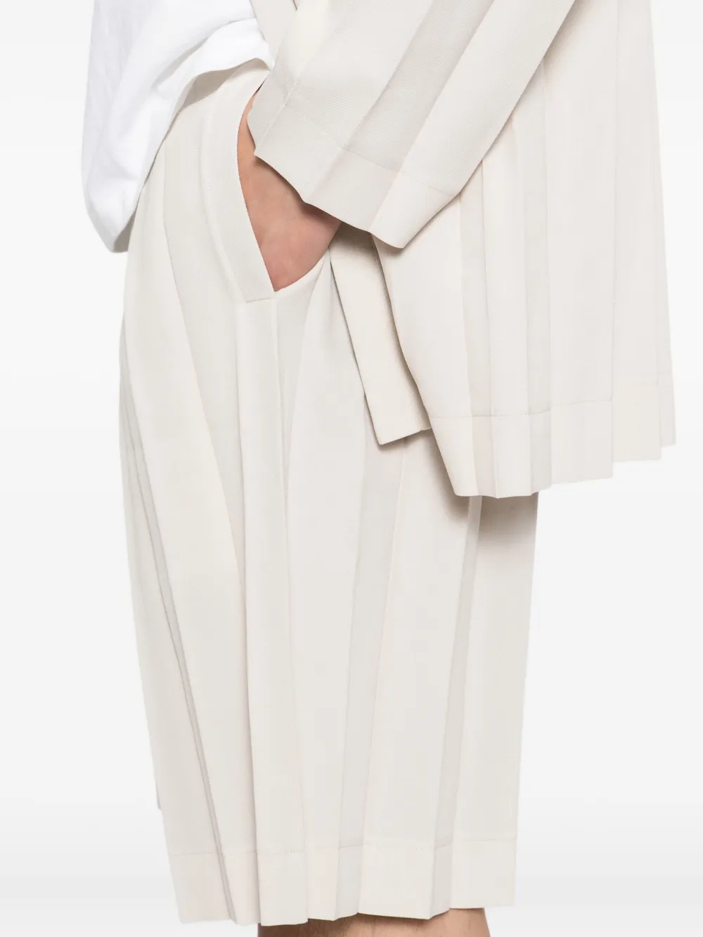 Homme Plissé Issey Miyake Shorts met afwerking Beige