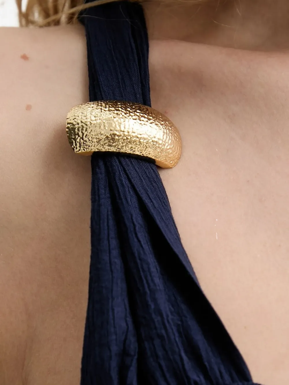 Sessùn Helene cross-back gold-detail maxi dress Blauw