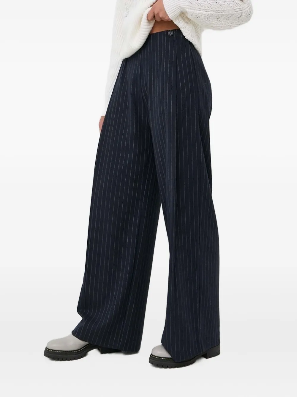 Silvian Heach Pinstripe Pleated Trousers In Black