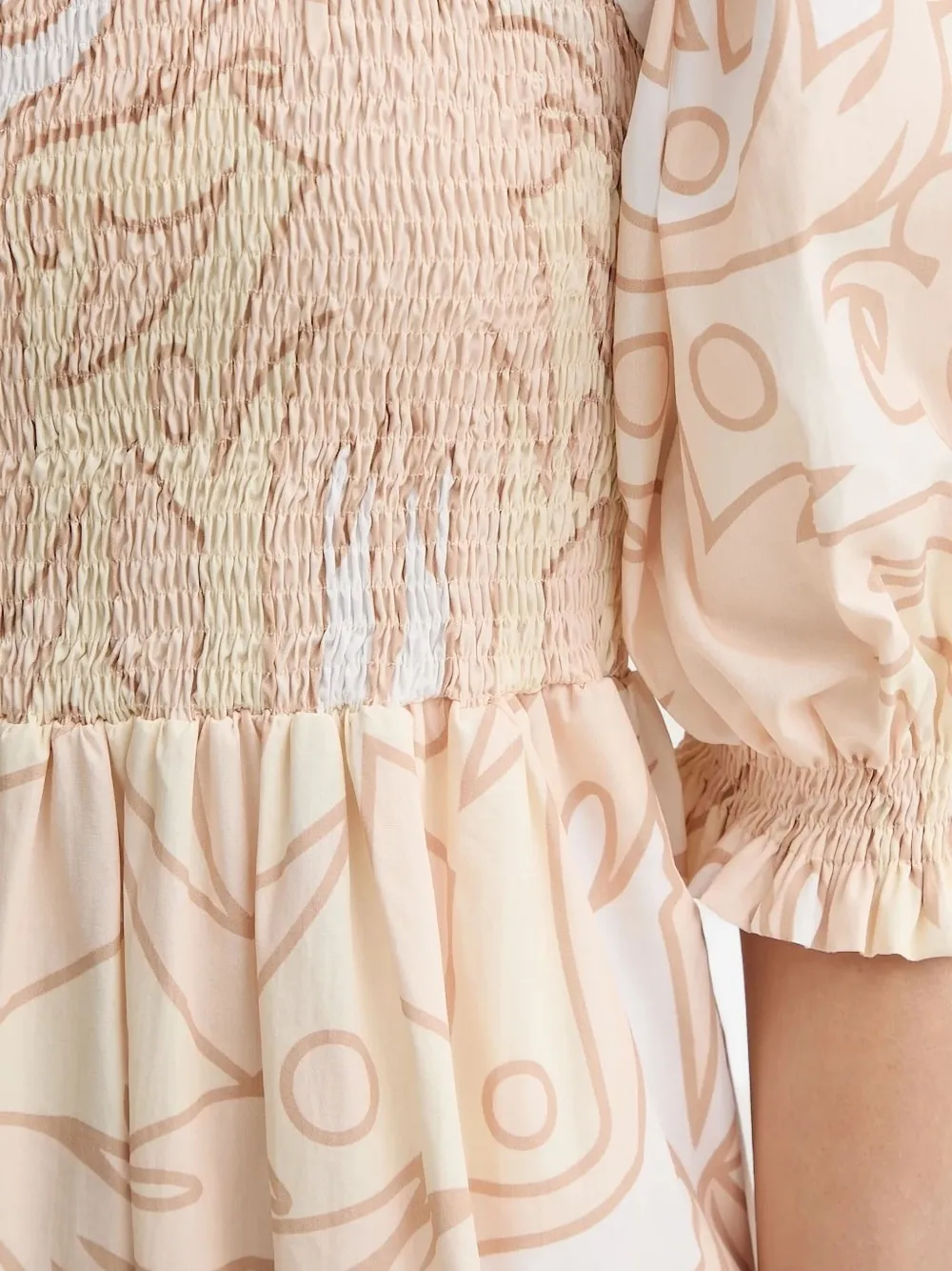 Silvian Heach Maxi-jurk met gesmockt lijfje en print Beige