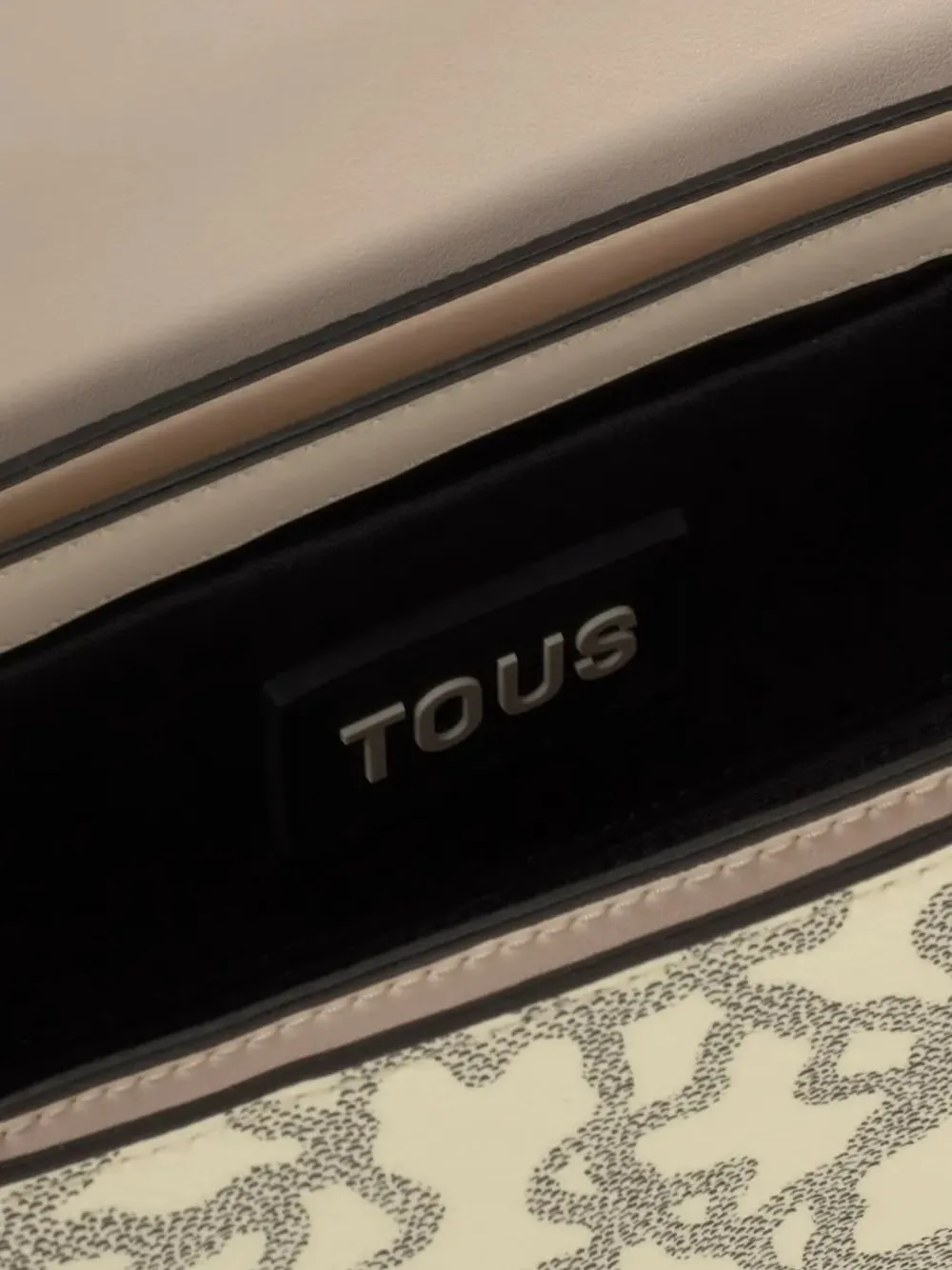 Tous Kaos Icon Embossed-logo Chain-strap Cross-body Bag In Neutral
