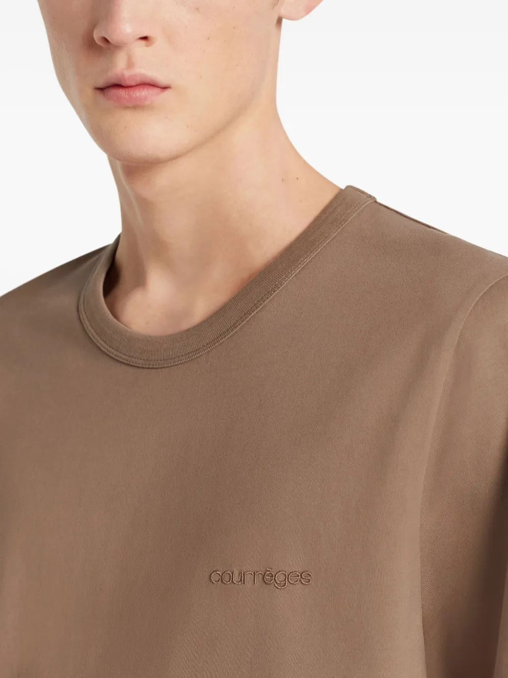Courrèges logo-embroidered short-sleeve T-shirt Bruin