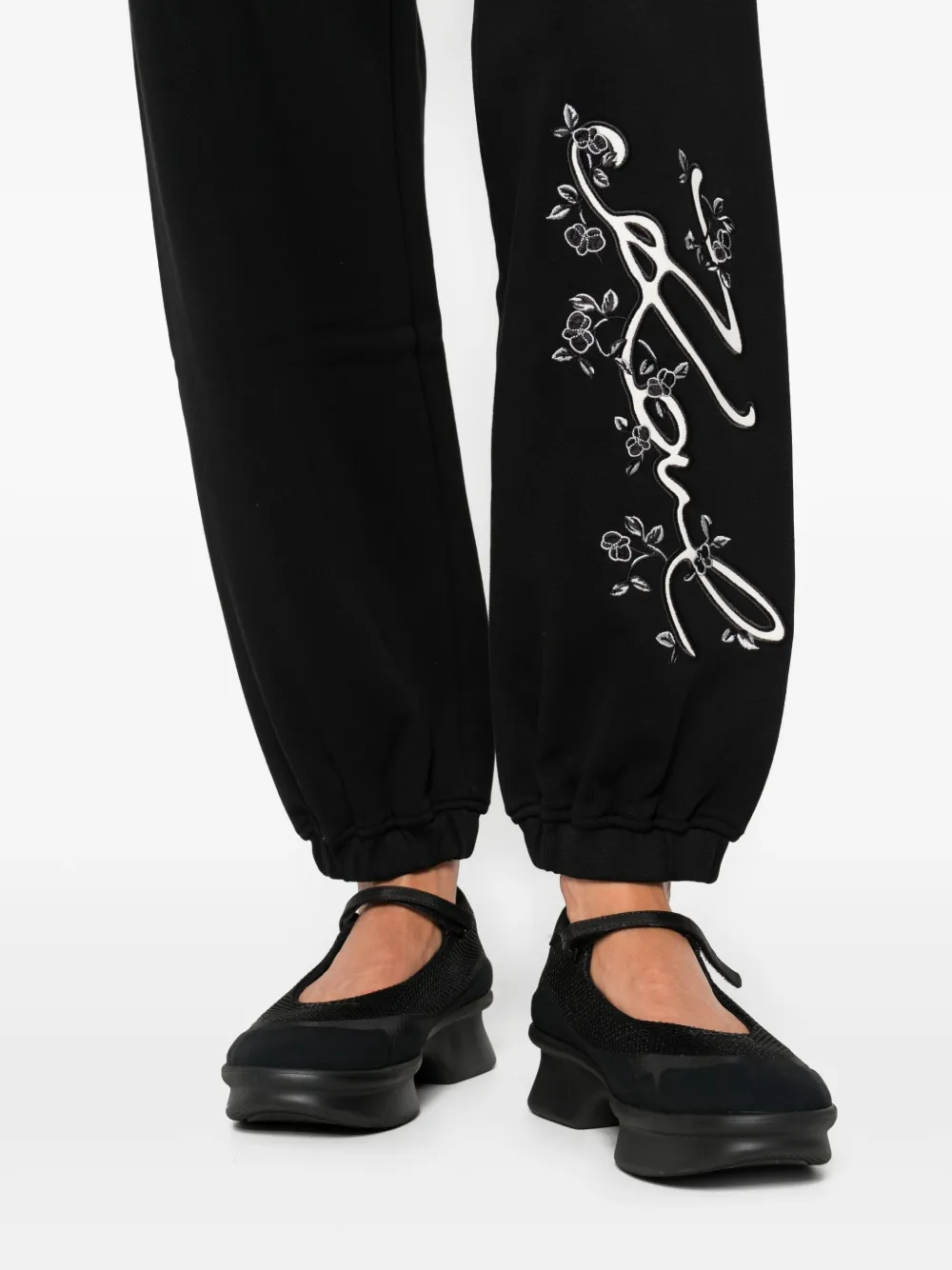 Karl Lagerfeld floral-embroidered sweatpants Zwart