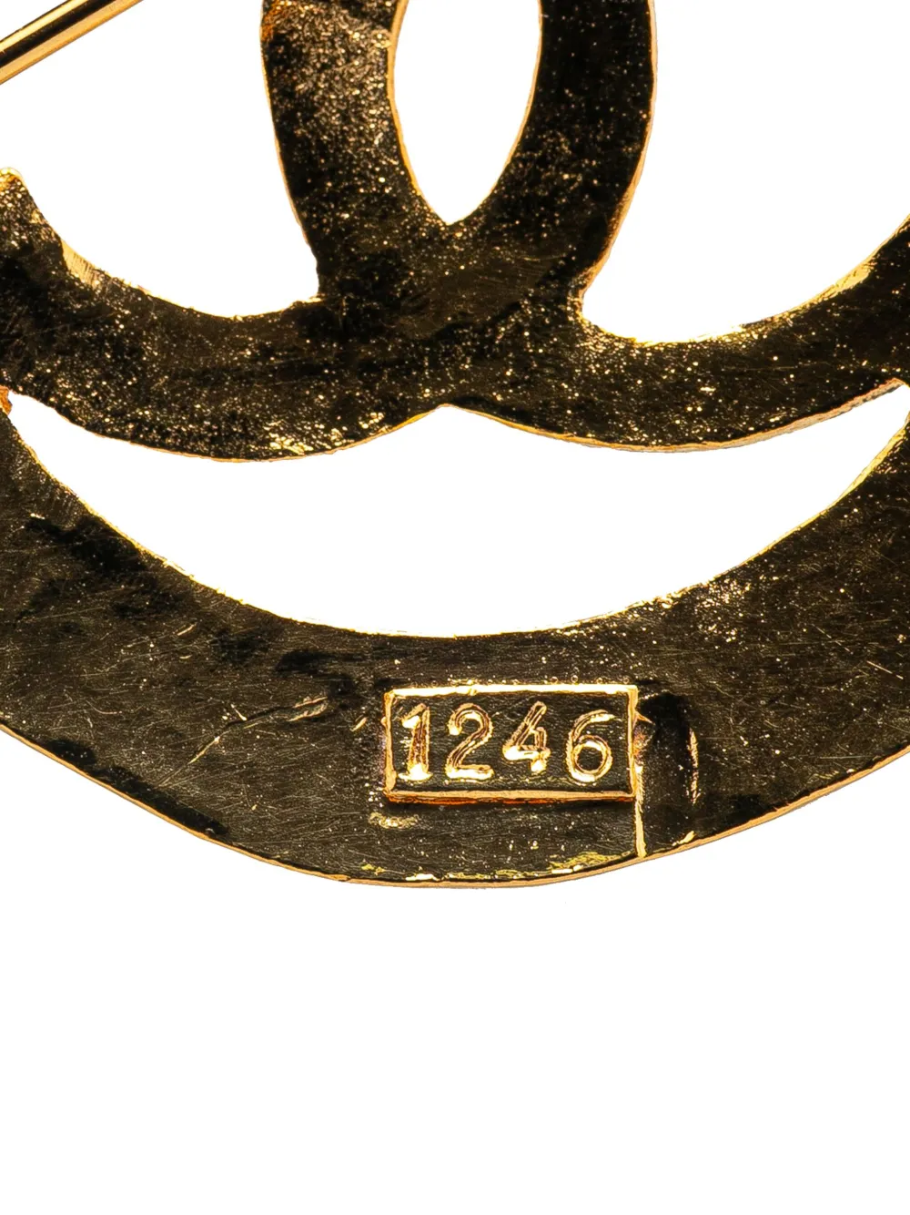 Pre-owned Chanel 1980-1990 Gold Plated Cc Brooch Costume Brooch