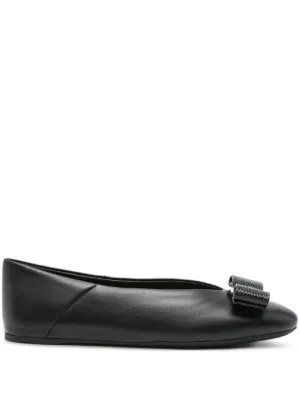 Ferragamo ヴァラリボン フラットシューズ | ブラック | FARFETCH JP