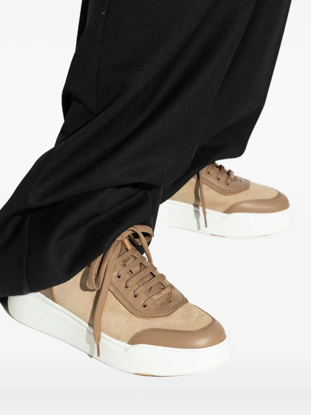 Max Mara Maxi suède sneakers Bruin