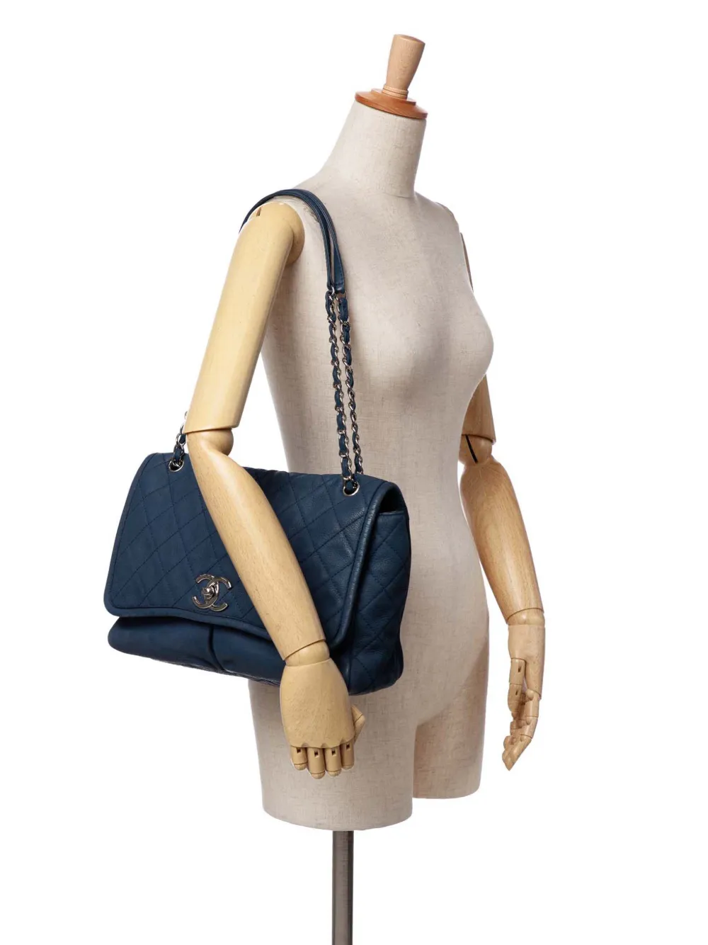 CHANEL Pre-Owned 2012 Large Quilted Nubuck Natural Beauty Split Pocket Flap shoulder bag | Pre-Owned | Image 2