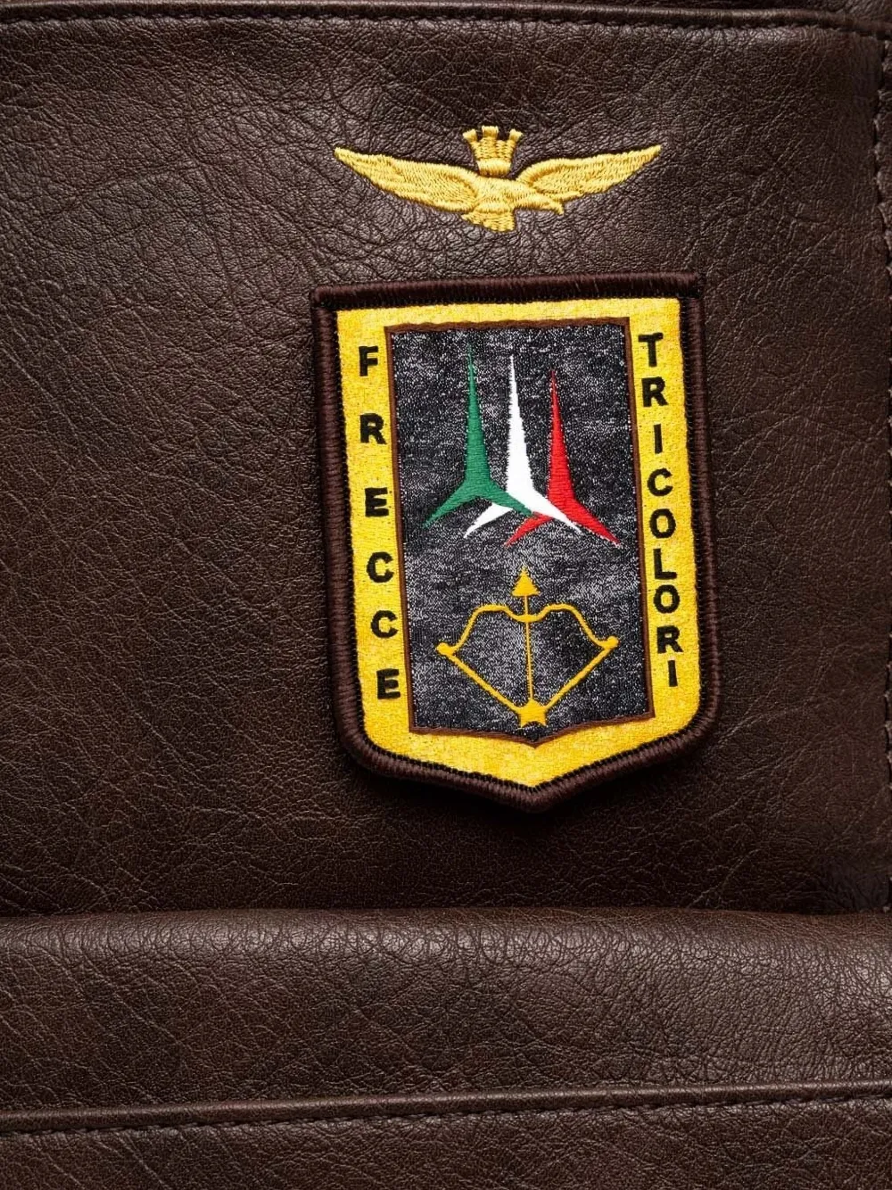 Aeronautica Militare Rugzak met patch en handgreep Bruin