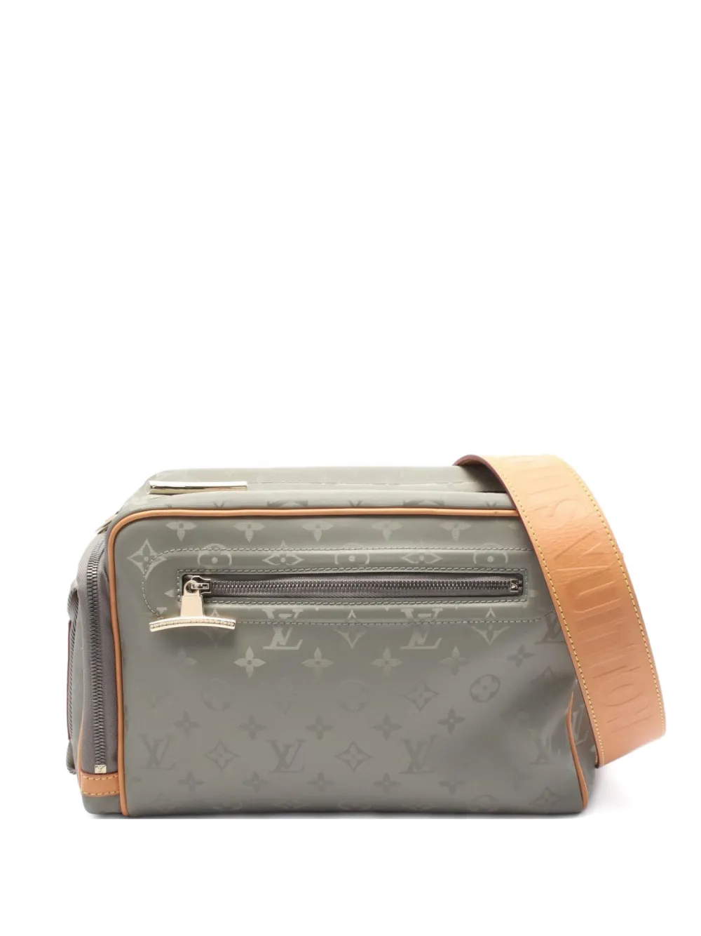 Louis Vuitton Pre-Owned 2018 Monogram Titanium shoulder bag | Grey | Image 1