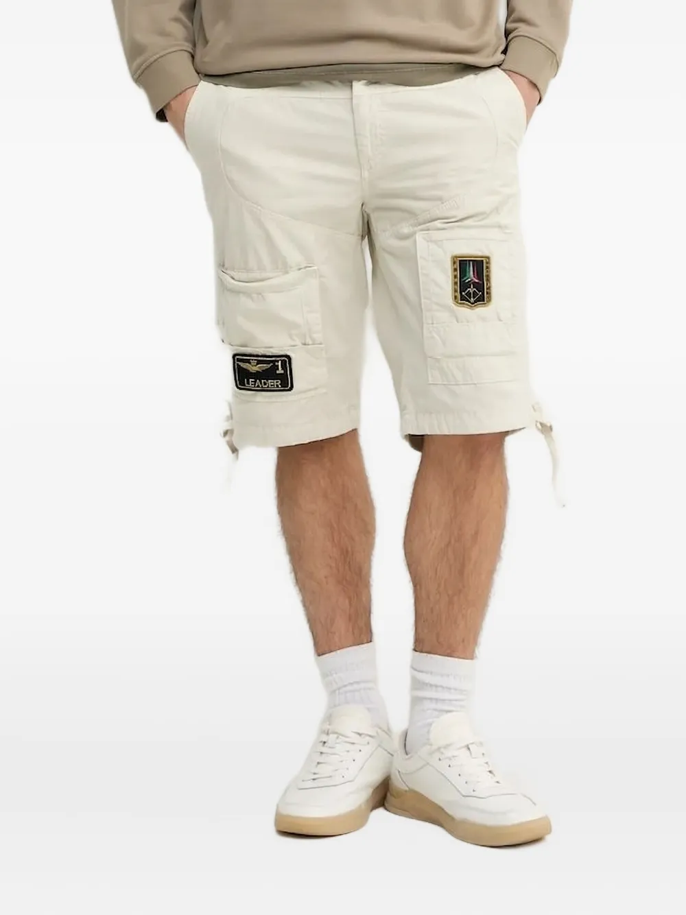 Aeronautica Militare Cargo shorts met patch Beige