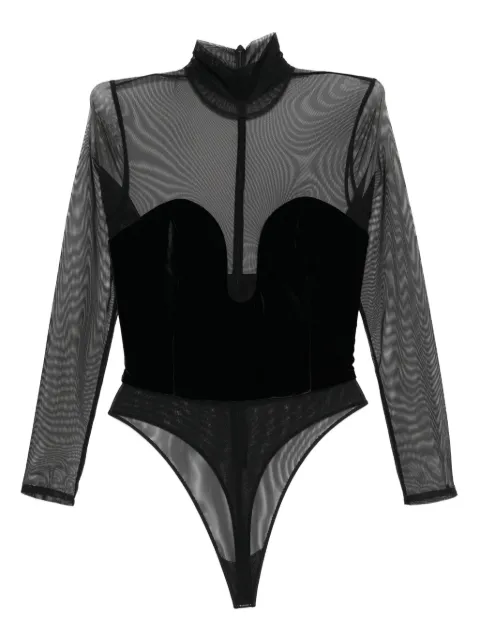 Xenia Magera All eyes on me top