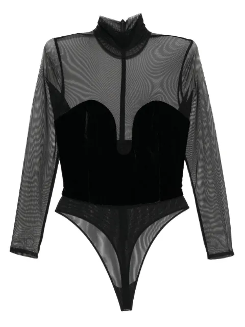 Xenia Magera All eyes on me top