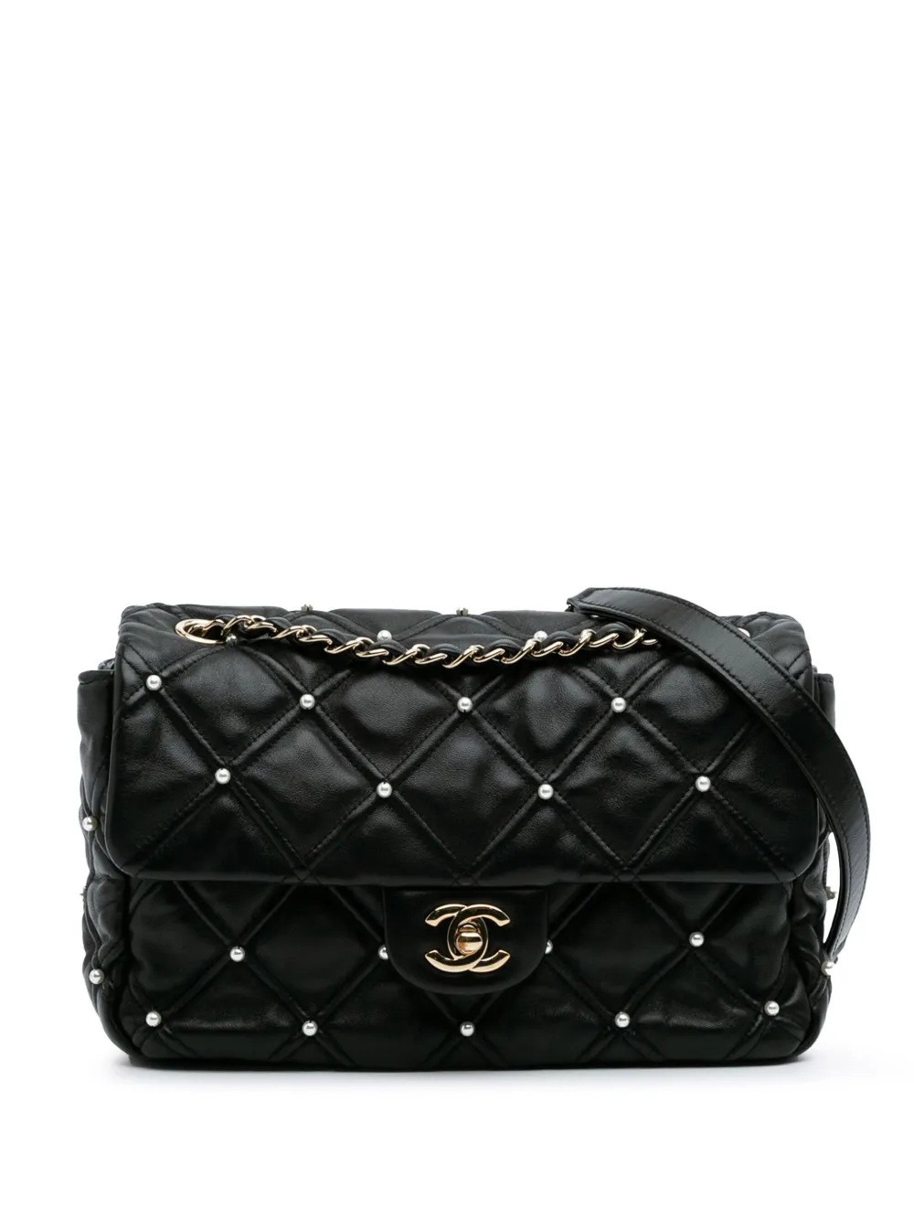 CHANEL Pre-Owned 2019 Medium Quilted Lambskin Pearl Studs Flap CHANEL Pre-Owned 2019 Medium Quilted Lambskin Pearl Studs Flap