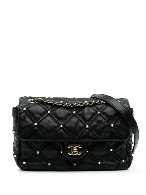 CHANEL Pre-Owned 2019 Medium Quilted Lambskin Pearl Studs Flap shoulder bag