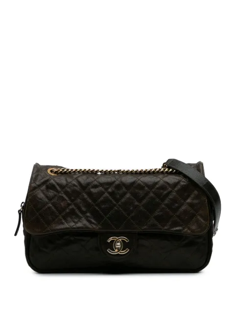 CHANEL Pre-Owned 2012 Large Quilted Glazed Caviar Shiva Flap crossbody bag