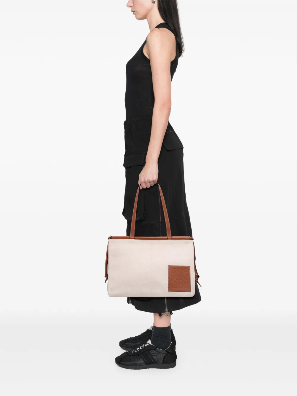 Loewe Pre-Owned 2000-2024 Large Canvas Cushion tote bag | Pre-Owned | Image 2