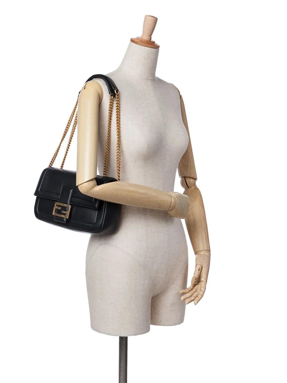 Fendi Pre-Owned 2010-2024 Leather Chain Baguette shoulder bag | Pre-Owned | Image 2