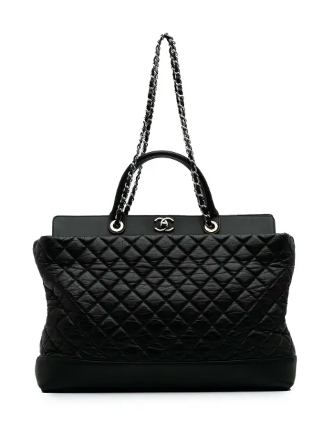 CHANEL Pre-Owned شنطة عملية 'شوبر' جلد عجل معتق مبطنة بشعار CC وبحمالة كتف 2011