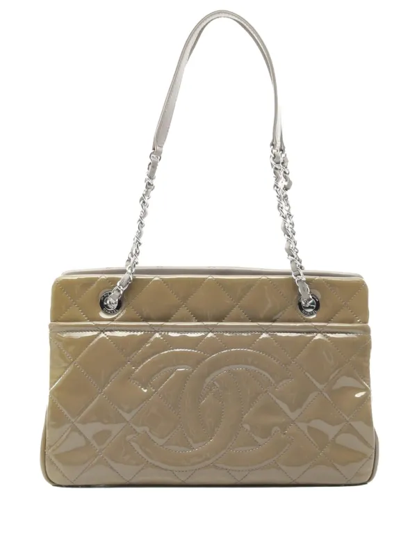 CHANEL Pre-Owned 2012 CC Quilted Patent Soft Tote Bag Brown